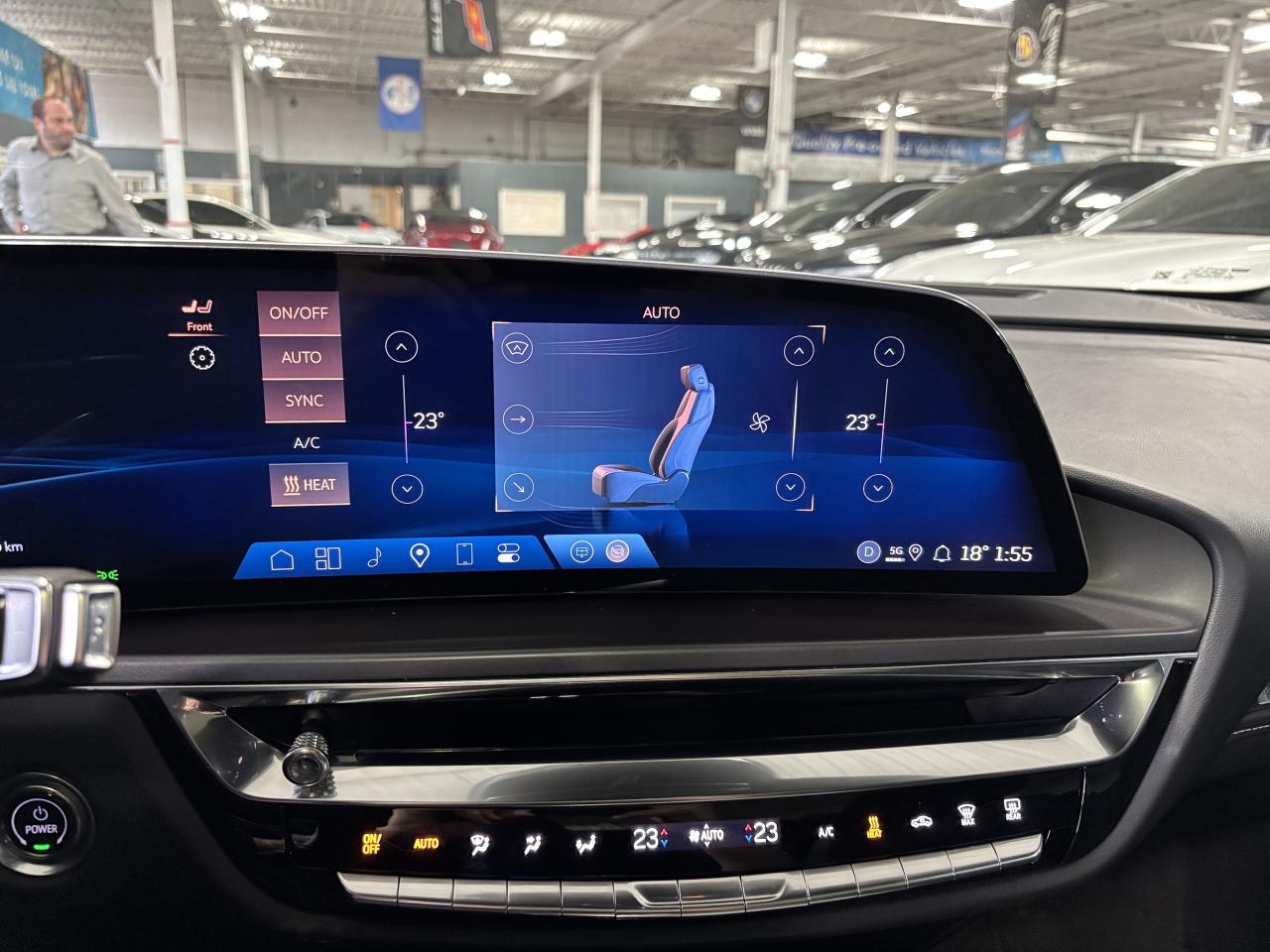 2024 Cadillac LYRIQ Tech|1SA|RWD|CLUSTERNAV|FULLPANOROOF|LEATHER|CAM|+ - Photo #31