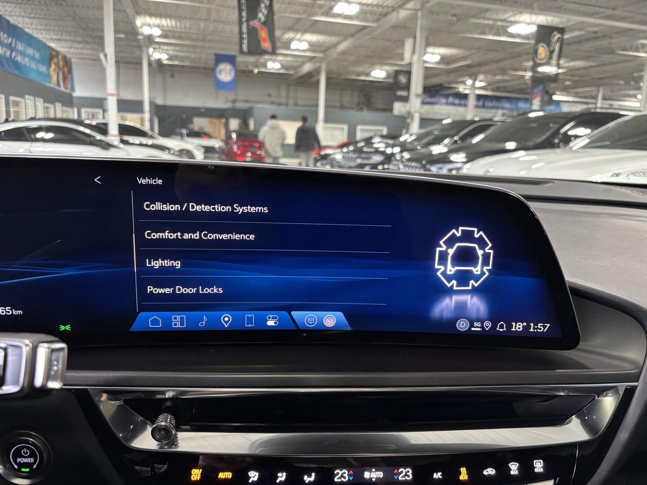2024 Cadillac LYRIQ Tech|1SA|RWD|CLUSTERNAV|FULLPANOROOF|LEATHER|CAM|+ - Photo #42