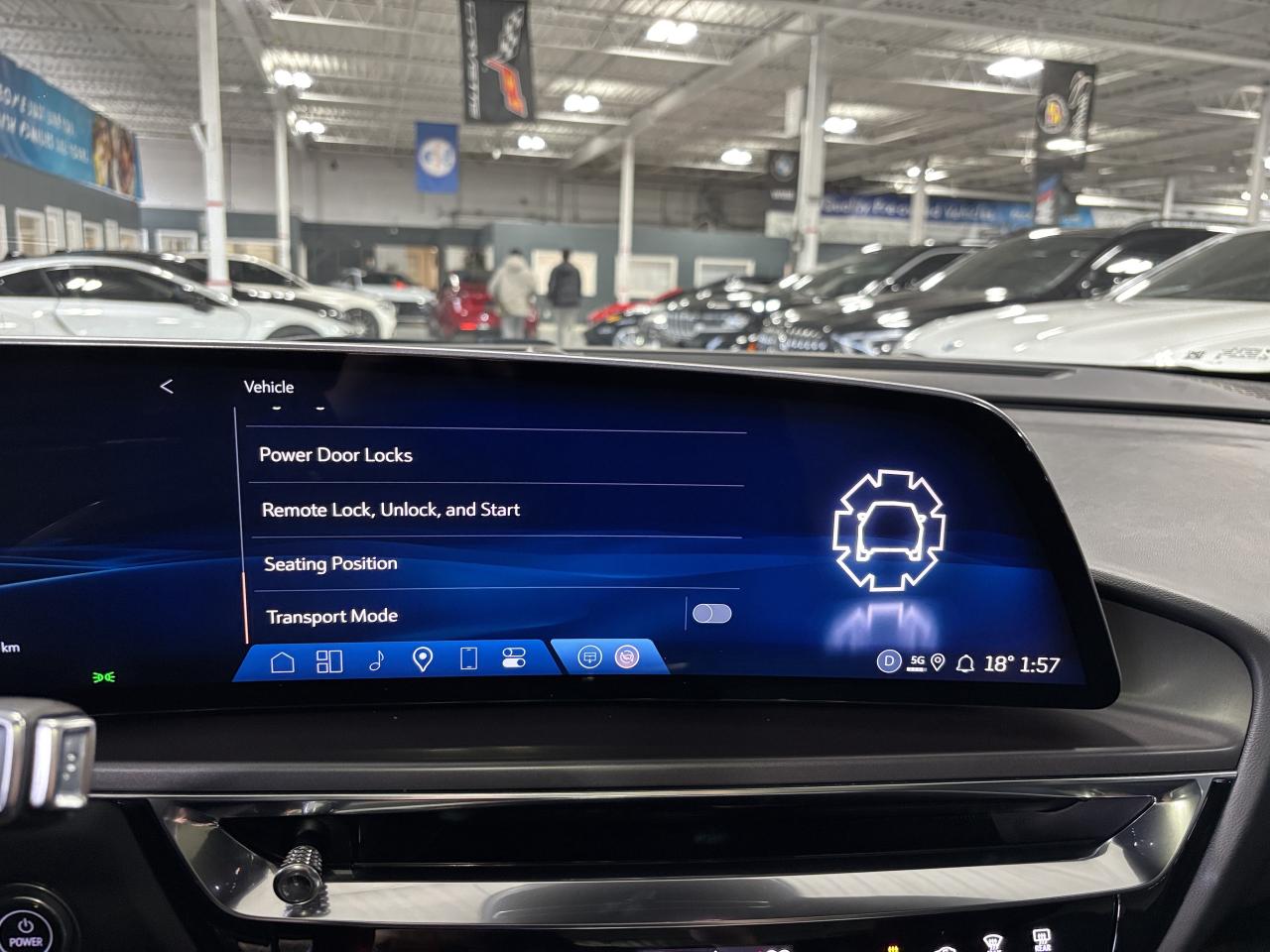 2024 Cadillac LYRIQ Tech|1SA|RWD|CLUSTERNAV|FULLPANOROOF|LEATHER|CAM|+ - Photo #43