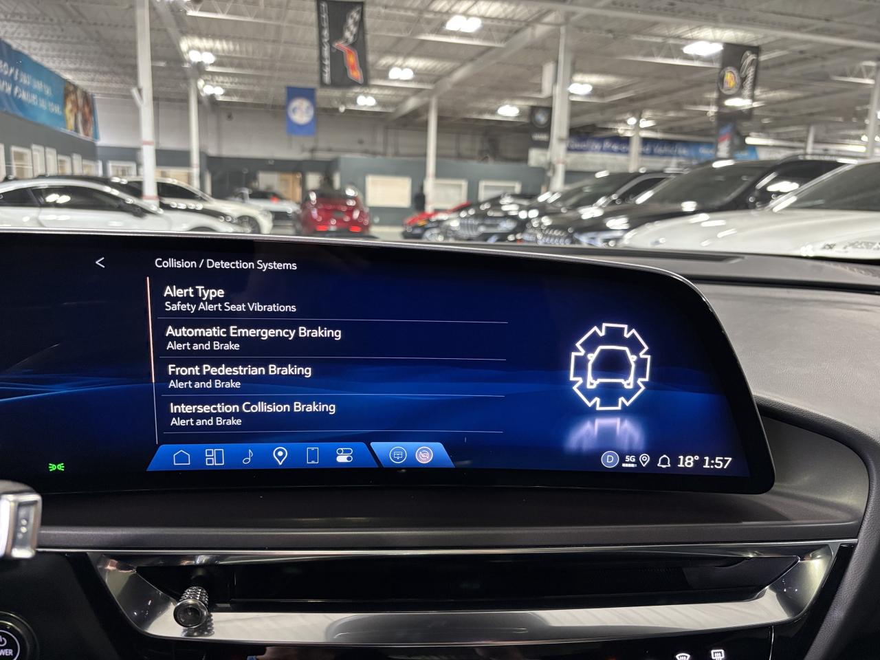 2024 Cadillac LYRIQ Tech|1SA|RWD|CLUSTERNAV|FULLPANOROOF|LEATHER|CAM|+ - Photo #44