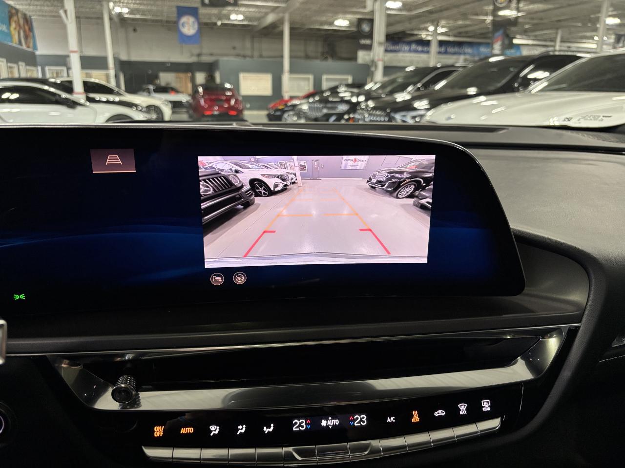 2024 Cadillac LYRIQ Tech|1SA|RWD|CLUSTERNAV|FULLPANOROOF|LEATHER|CAM|+ - Photo #46