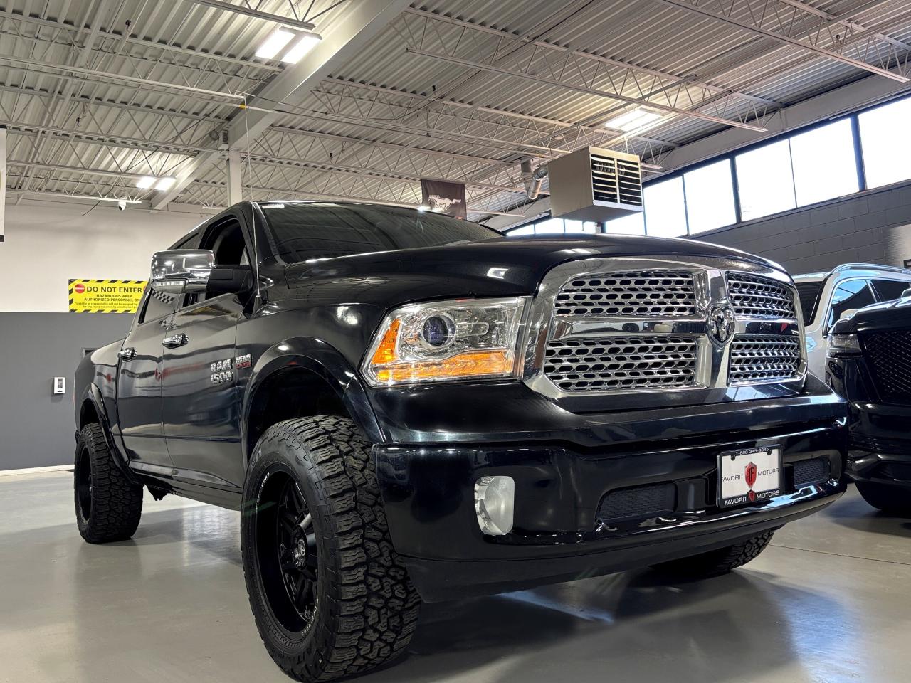2016 RAM 1500 Laramie|V8HEMI|4WD|CREW|NAV|ALPINE|LEATHER|WHEELS| Photo