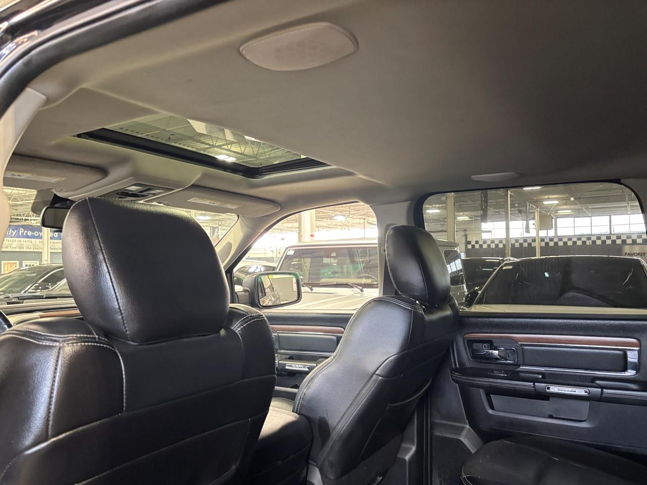 2016 RAM 1500 Laramie|V8HEMI|4WD|CREW|NAV|ALPINE|LEATHER|WHEELS| - Photo #9