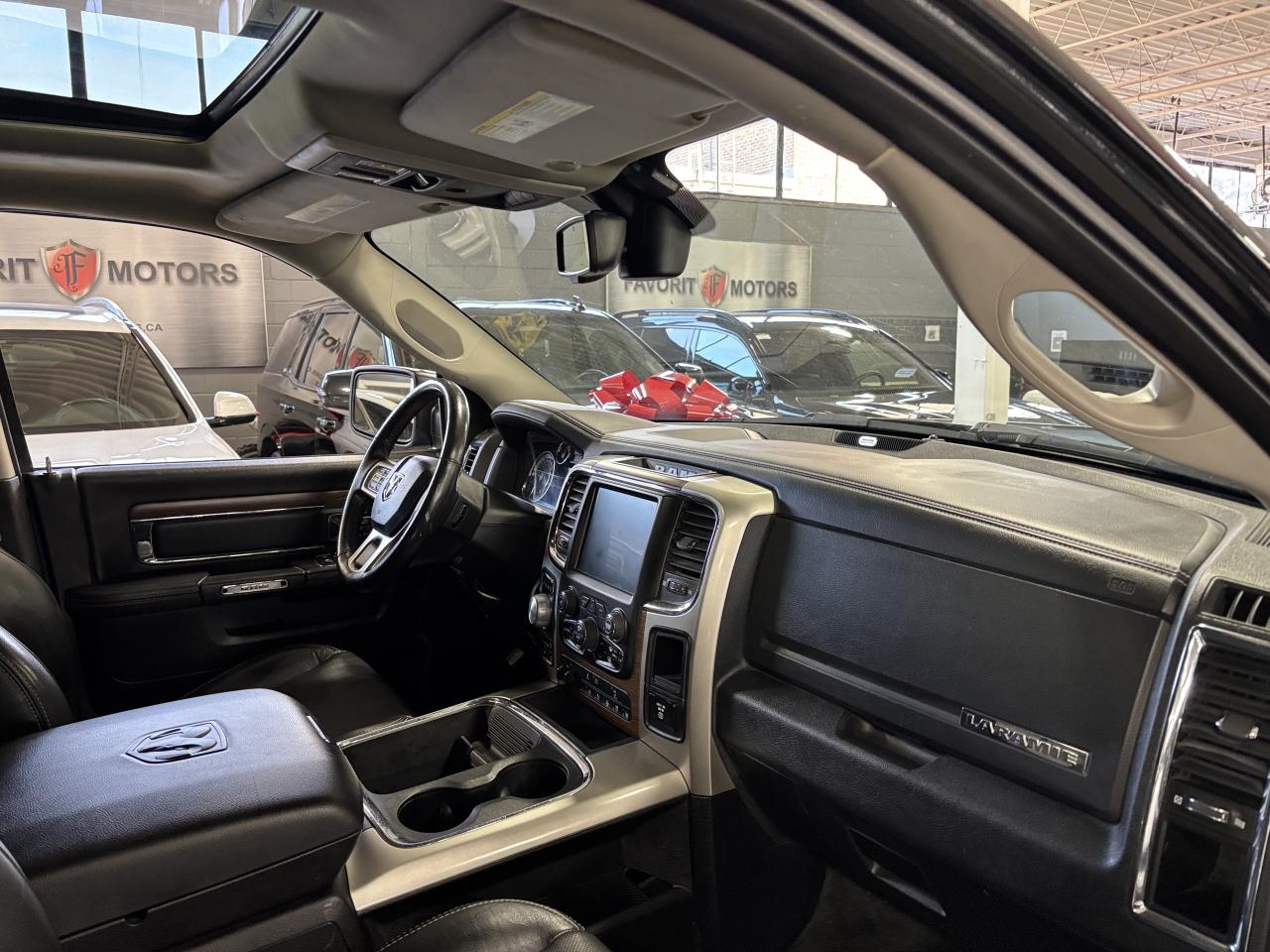 2016 RAM 1500 Laramie|V8HEMI|4WD|CREW|NAV|ALPINE|LEATHER|WHEELS| Photo