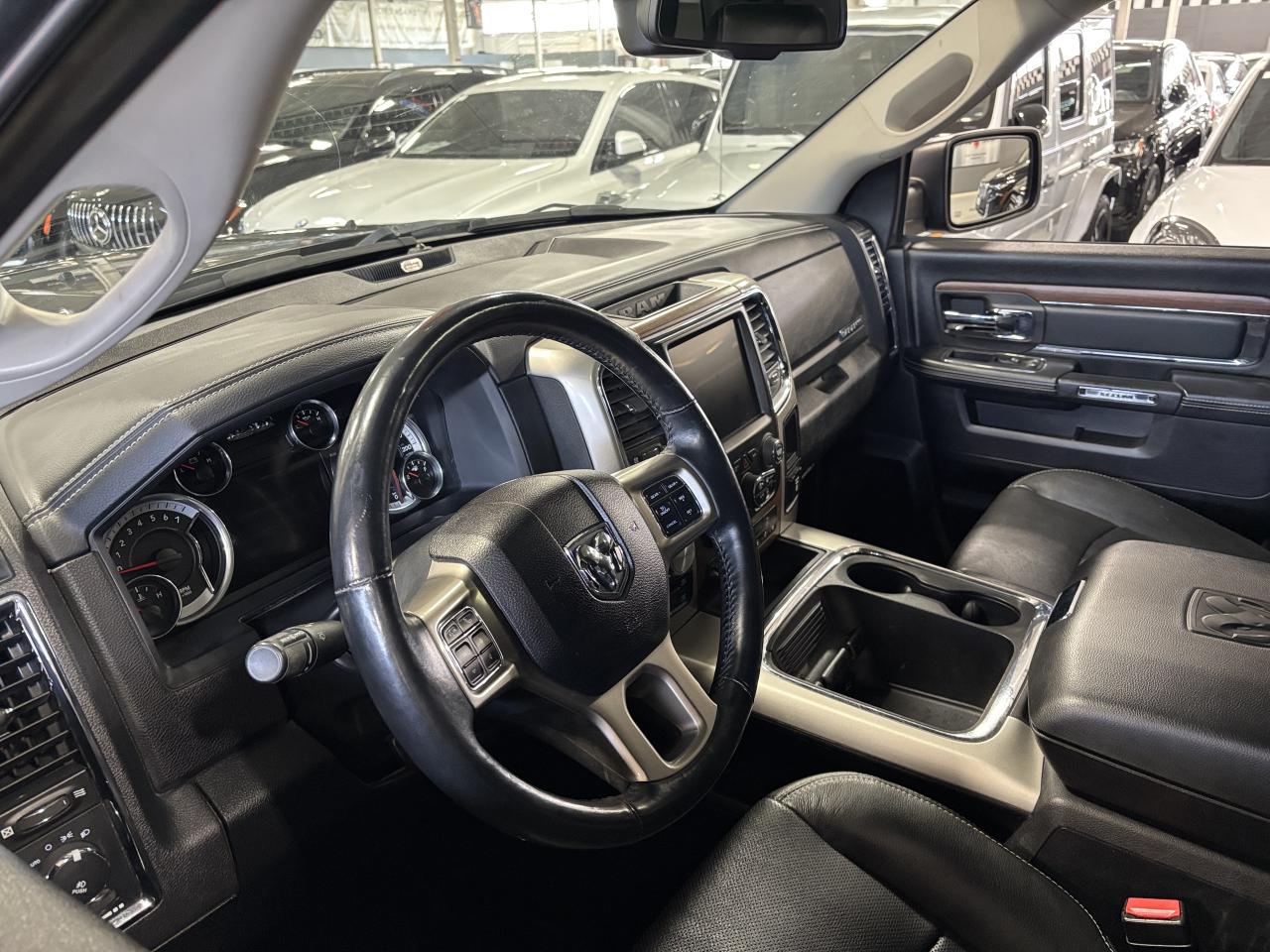 2016 RAM 1500 Laramie|V8HEMI|4WD|CREW|NAV|ALPINE|LEATHER|WHEELS| Photo