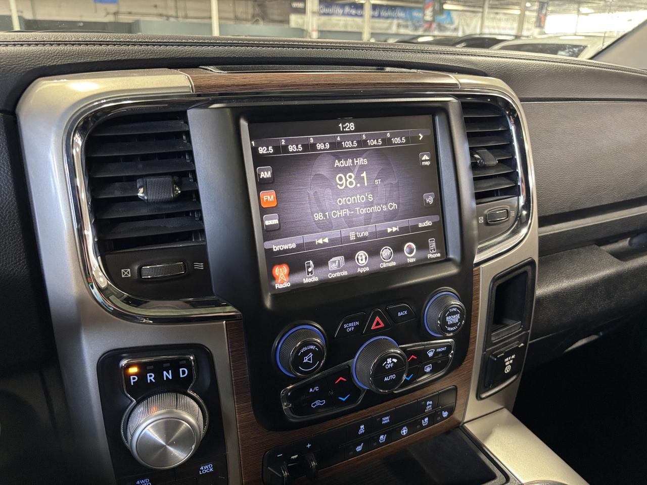 2016 RAM 1500 Laramie|V8HEMI|4WD|CREW|NAV|ALPINE|LEATHER|WHEELS| - Photo #21