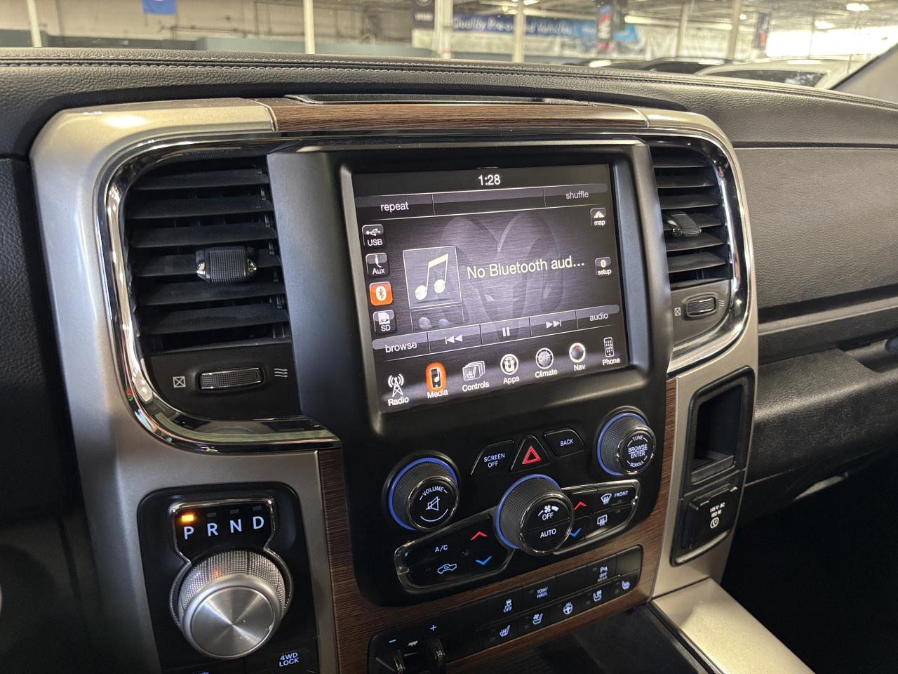 2016 RAM 1500 Laramie|V8HEMI|4WD|CREW|NAV|ALPINE|LEATHER|WHEELS| - Photo #22