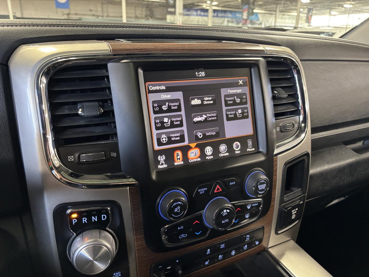 2016 RAM 1500 Laramie|V8HEMI|4WD|CREW|NAV|ALPINE|LEATHER|WHEELS| - Photo #23