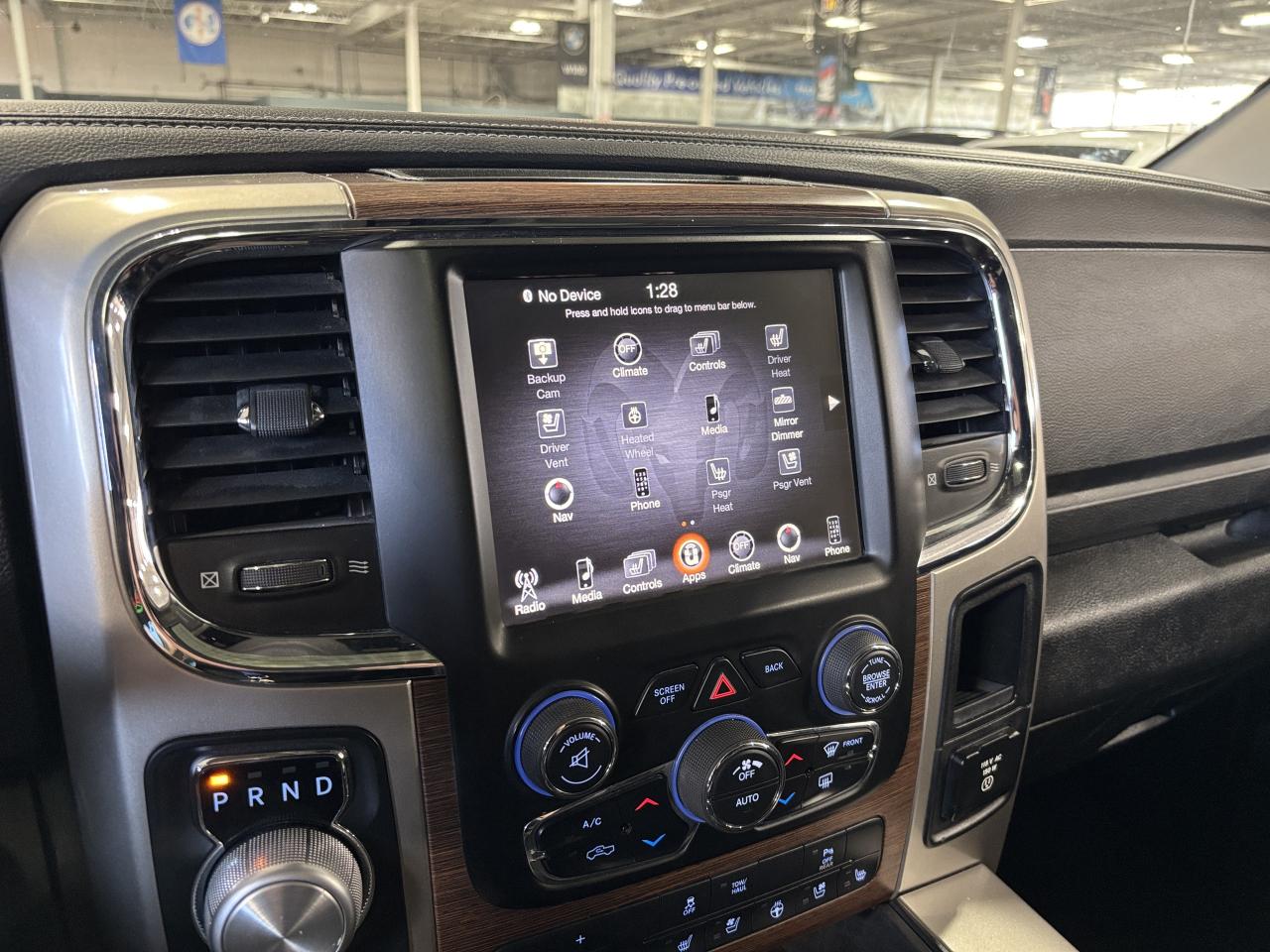 2016 RAM 1500 Laramie|V8HEMI|4WD|CREW|NAV|ALPINE|LEATHER|WHEELS| - Photo #24