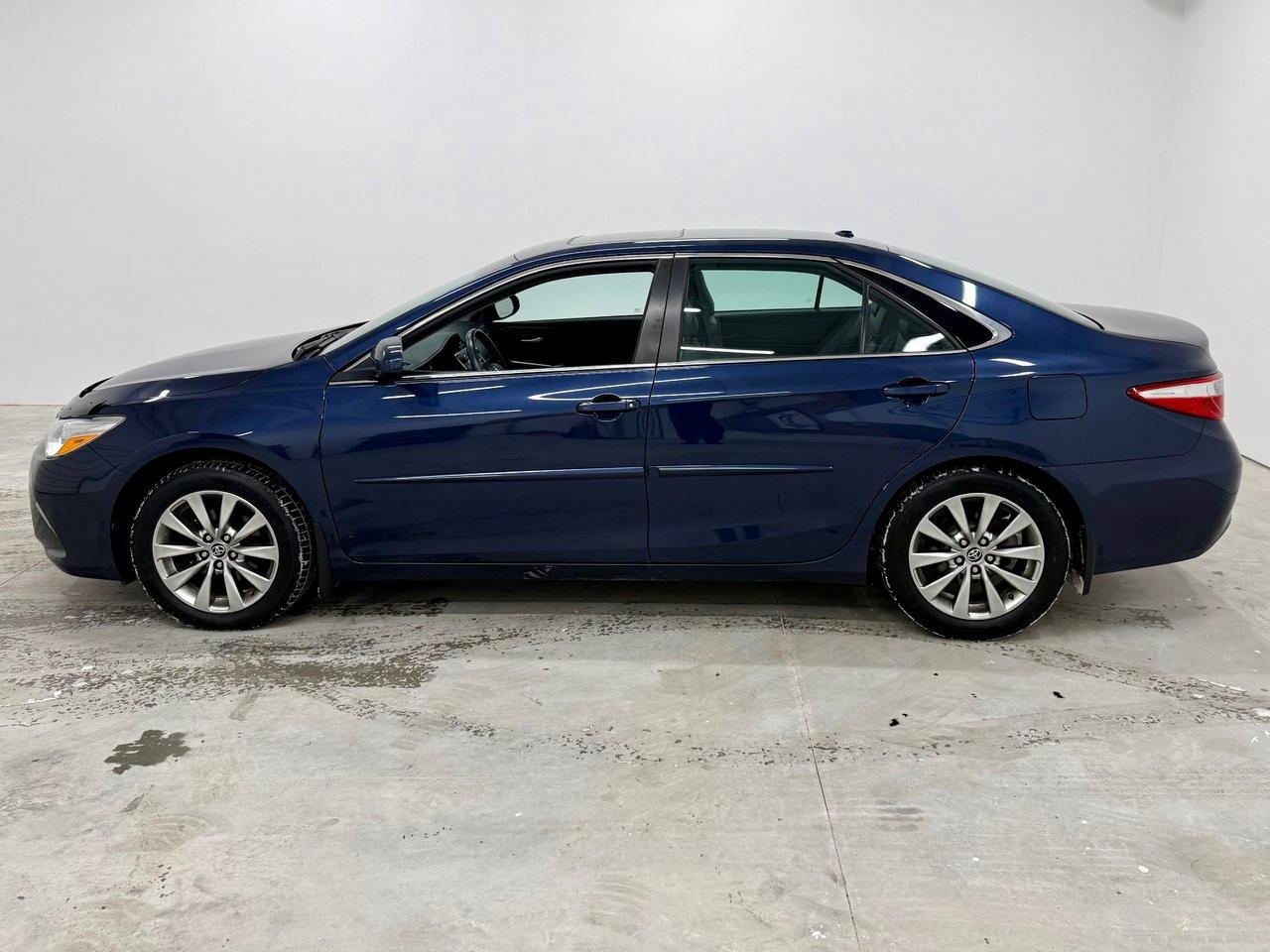 2016 Toyota Camry  Photo3