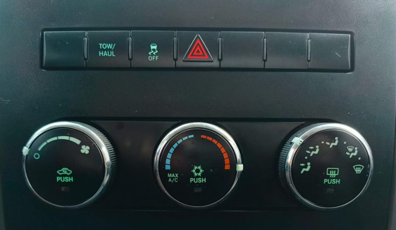 2011 RAM 1500 ST 4dr Quad Cab 4WD SB (4.7L 8cyl 5A) Photo