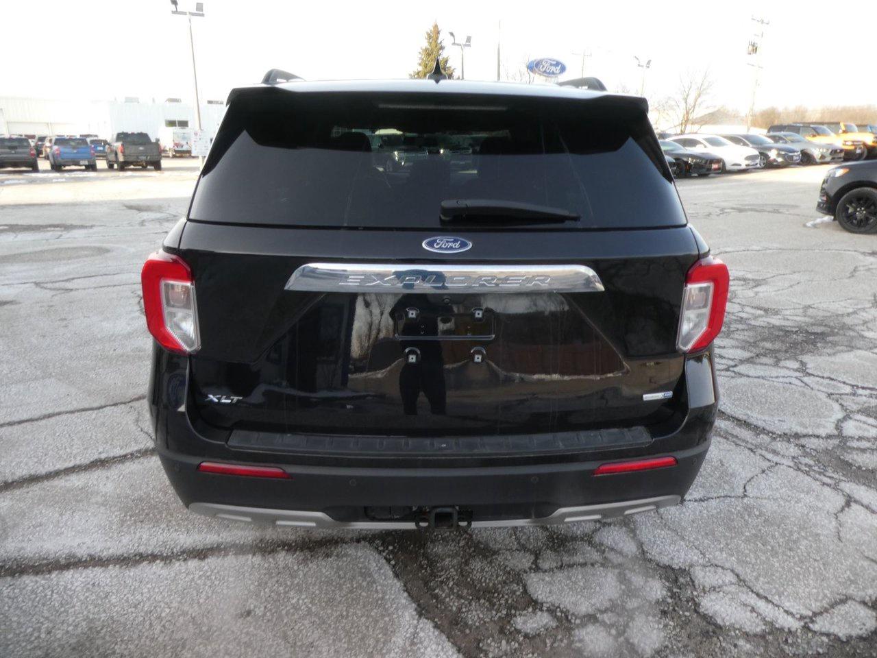 2020 Ford Explorer XLT XLT Photo3