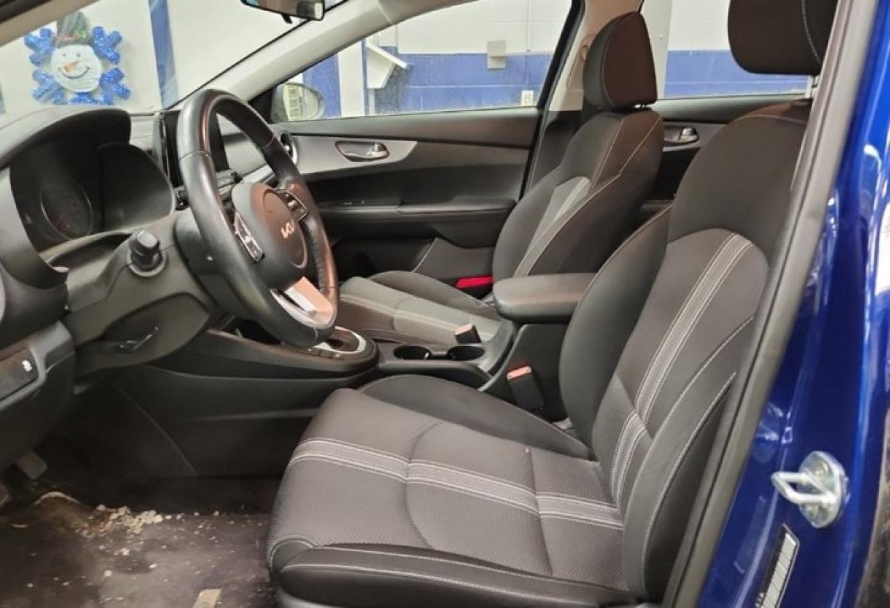 2022 Kia Forte LX | Heated Seats | CarPlay + Android Auto | Rear Camera | and More ! Photo2