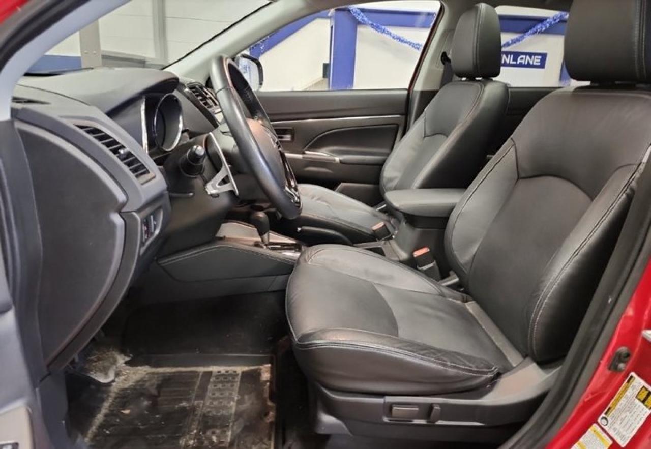 2019 Mitsubishi RVR GT Premium AWD | Leather | Sunroof | Premium Audio with Sub | CarPlay + Android | Power Seat & More! Photo3