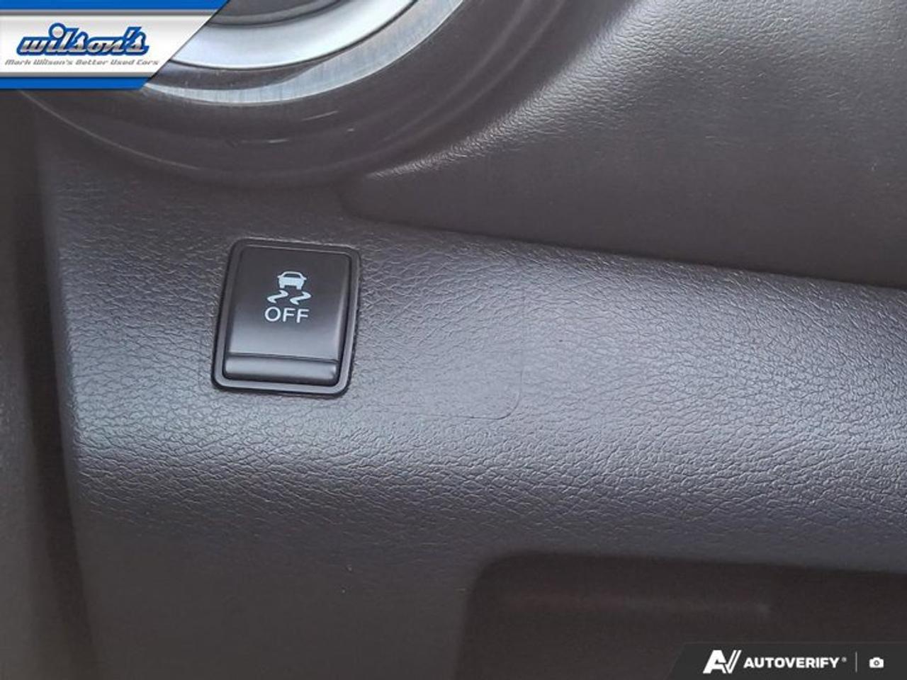 2019 Nissan Kicks SR | Leather | Heated Seats | Remote Start | Bose Audio | CarPlay + Android | Keyless Entry & More ! Photo