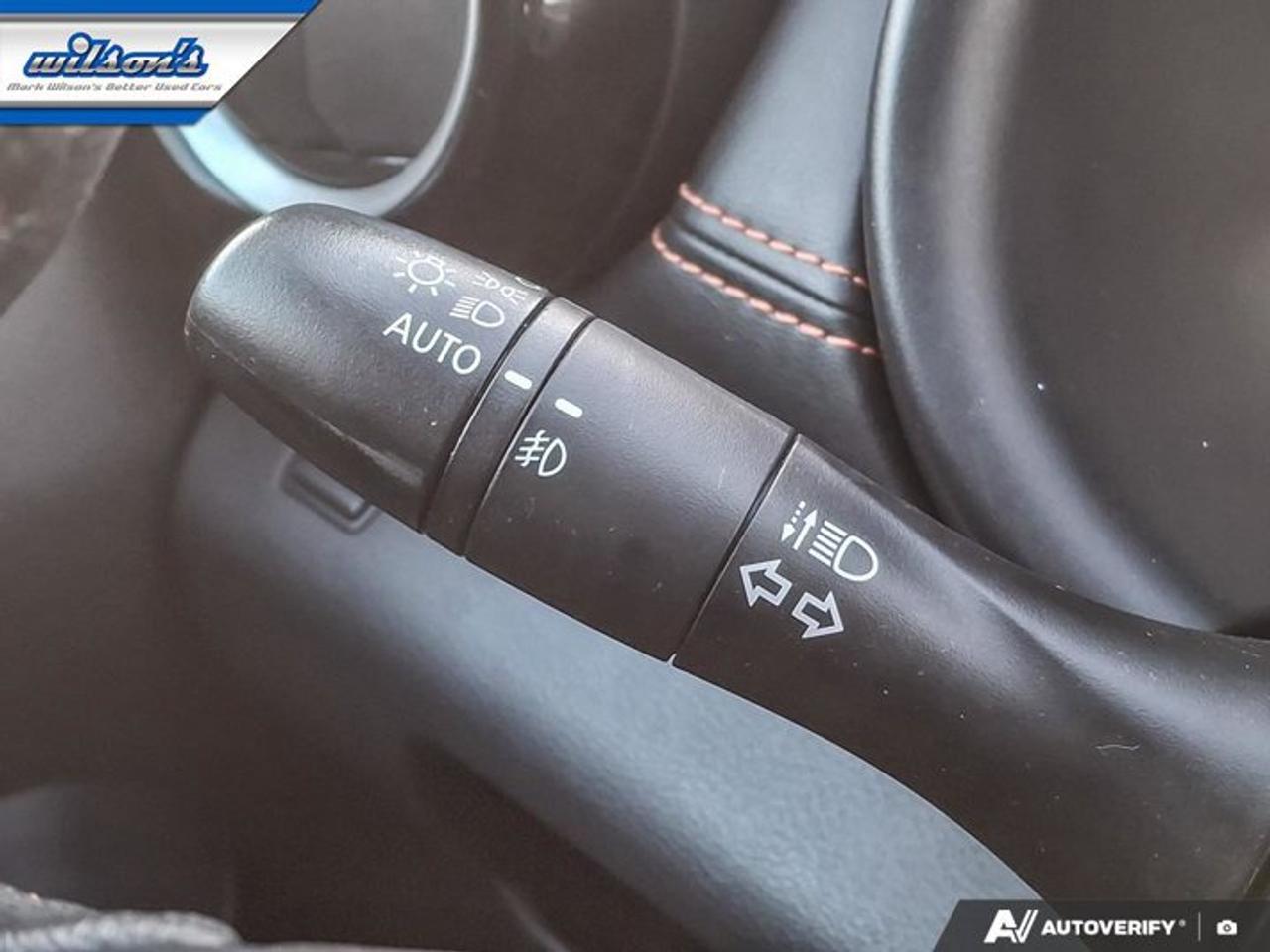 2019 Nissan Kicks SR | Leather | Heated Seats | Remote Start | Bose Audio | CarPlay + Android | Keyless Entry & More ! Photo