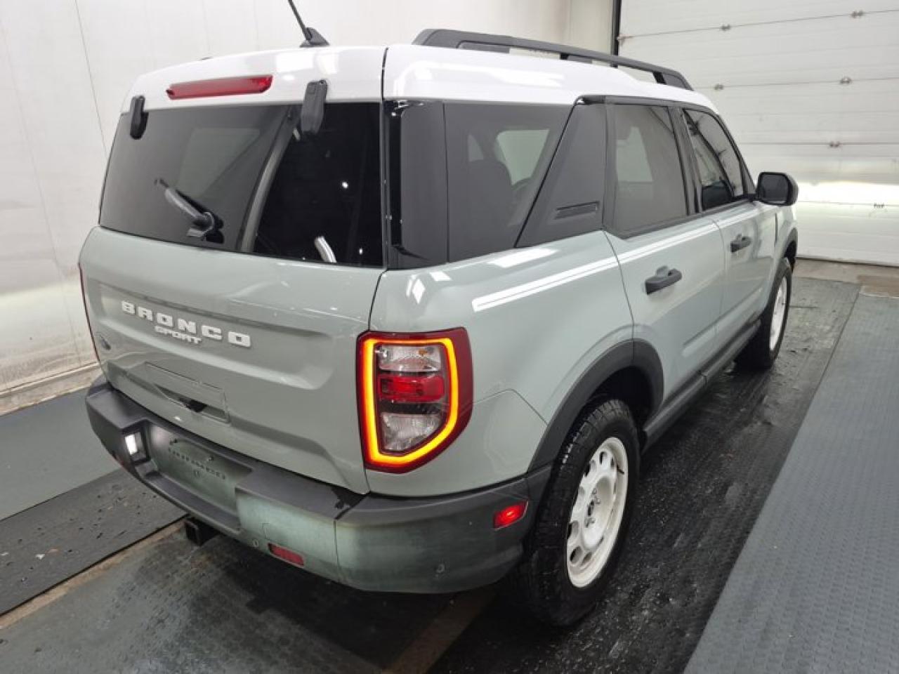 2024 Ford Bronco Sport Heritage 4WD | Sunroof | Adaptive Cruise | Power Seat | Heated Seats | Remote Start | and More ! Photo