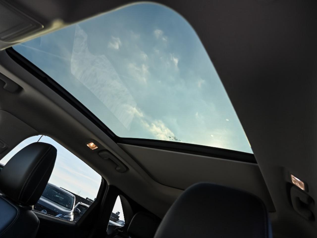 2022 Ford Escape SEL Plug-In Hybrid Photo