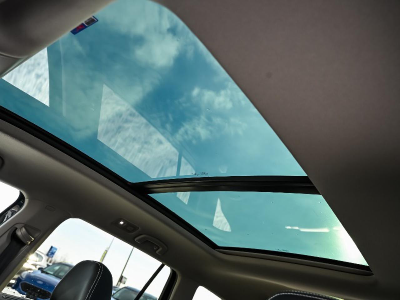 2023 Volkswagen Atlas EXECLINE Photo