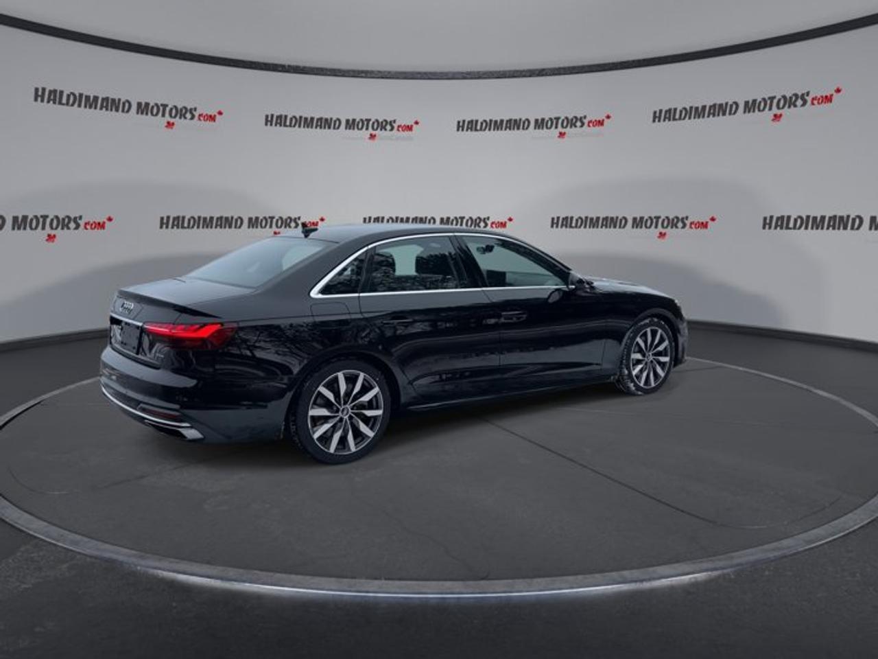 2024 Audi A4 Sedan Komfort 45 TFSI Quattro | Sunroof | Heated Seats | Leather Seats Photo