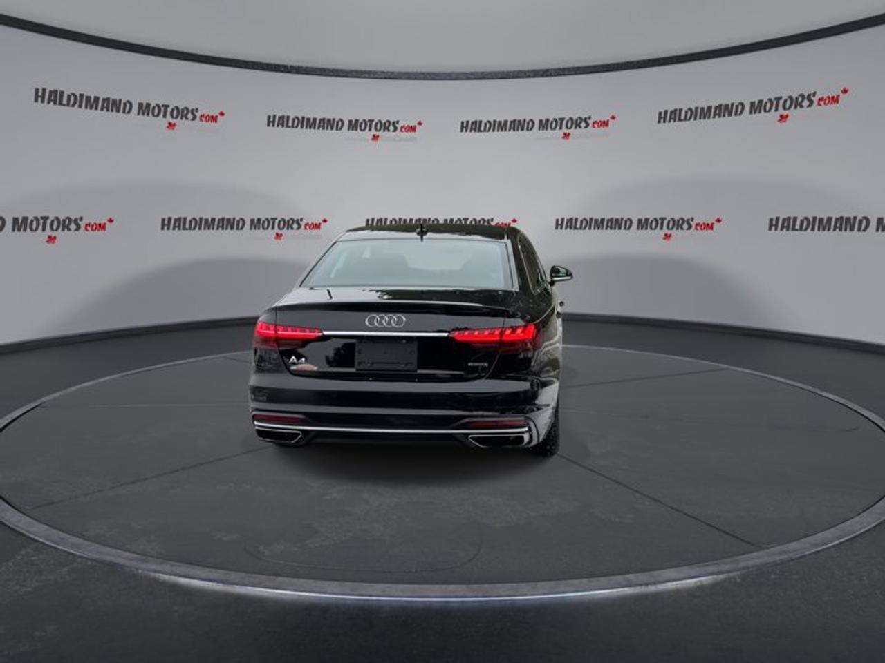 2024 Audi A4 Sedan Komfort 45 TFSI Quattro | Sunroof | Heated Seats | Leather Seats Photo