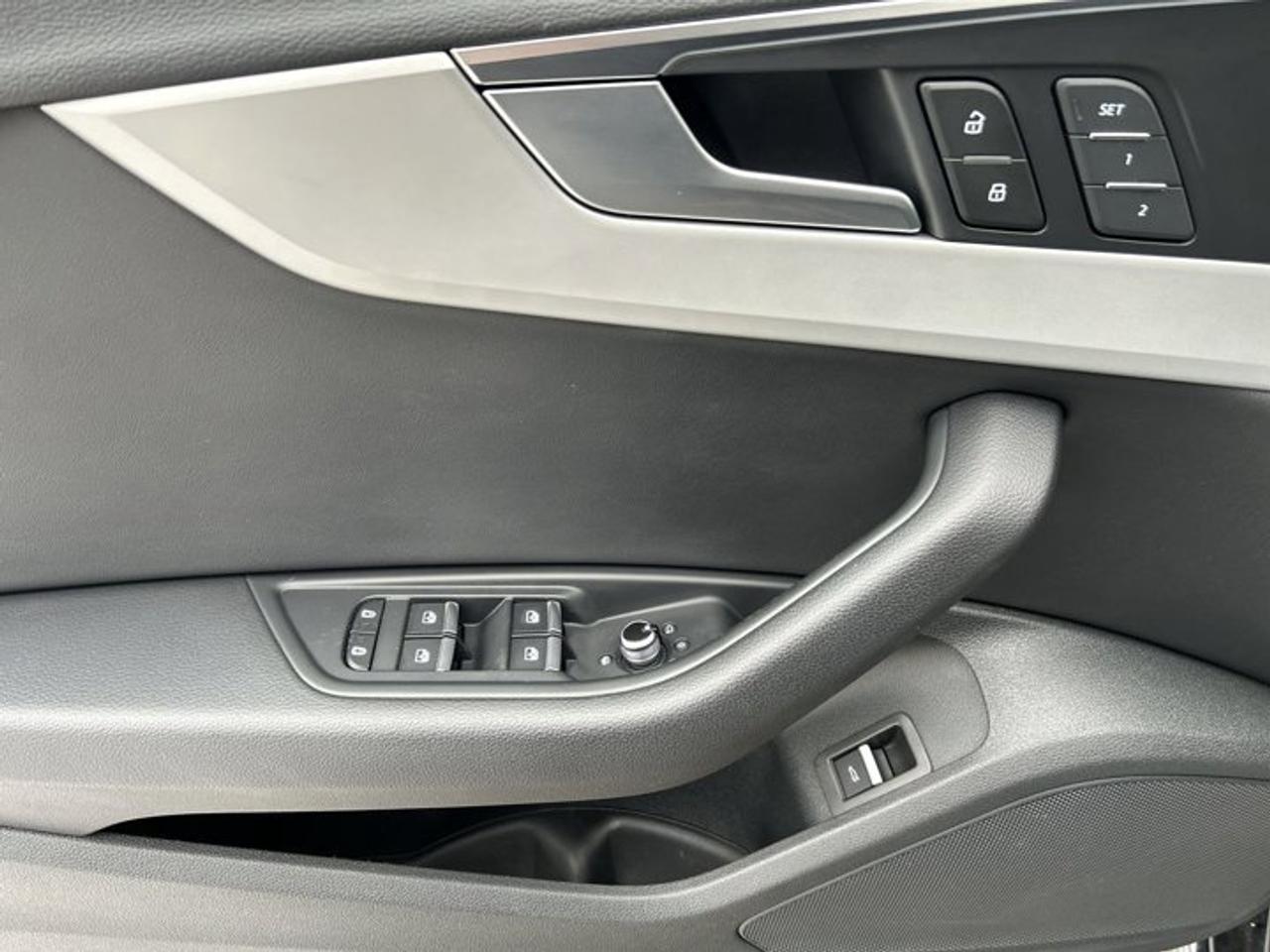 2024 Audi A4 Sedan Komfort 45 TFSI Quattro | Sunroof | Heated Seats | Leather Seats Photo