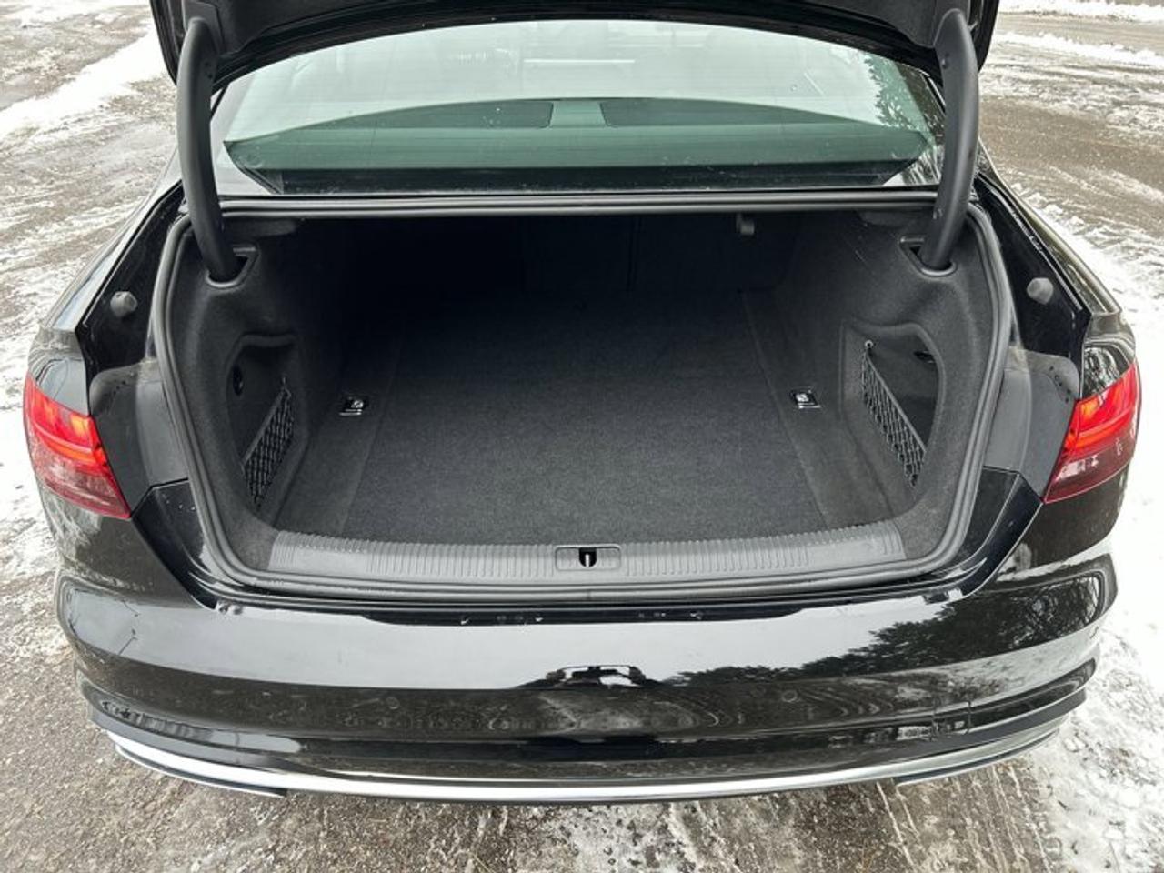 2024 Audi A4 Sedan Komfort 45 TFSI Quattro | Sunroof | Heated Seats | Leather Seats Photo