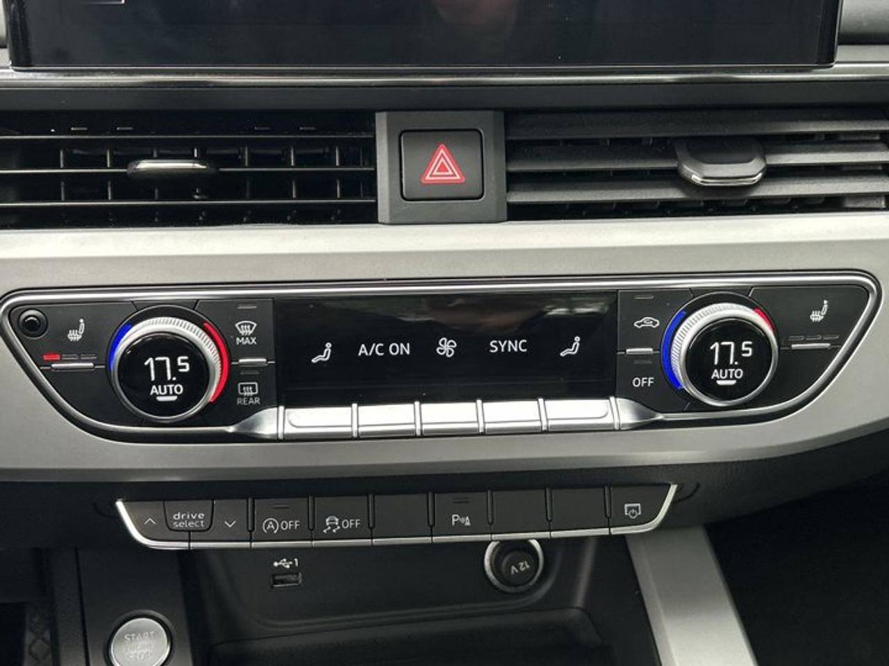 2024 Audi A4 Sedan Komfort 45 TFSI Quattro | Sunroof | Heated Seats | Leather Seats Photo