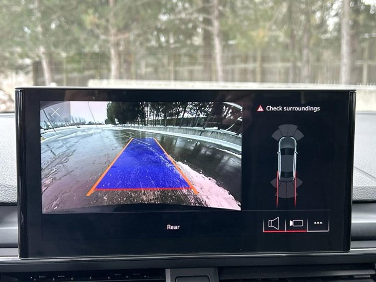 2024 Audi A4 Sedan Komfort 45 TFSI Quattro | Sunroof | Heated Seats | Leather Seats Photo