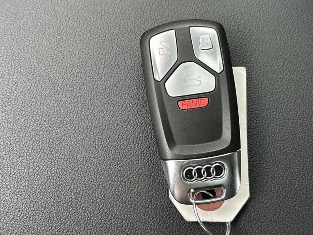 2024 Audi A4 Sedan Komfort 45 TFSI Quattro | Sunroof | Heated Seats | Leather Seats Photo