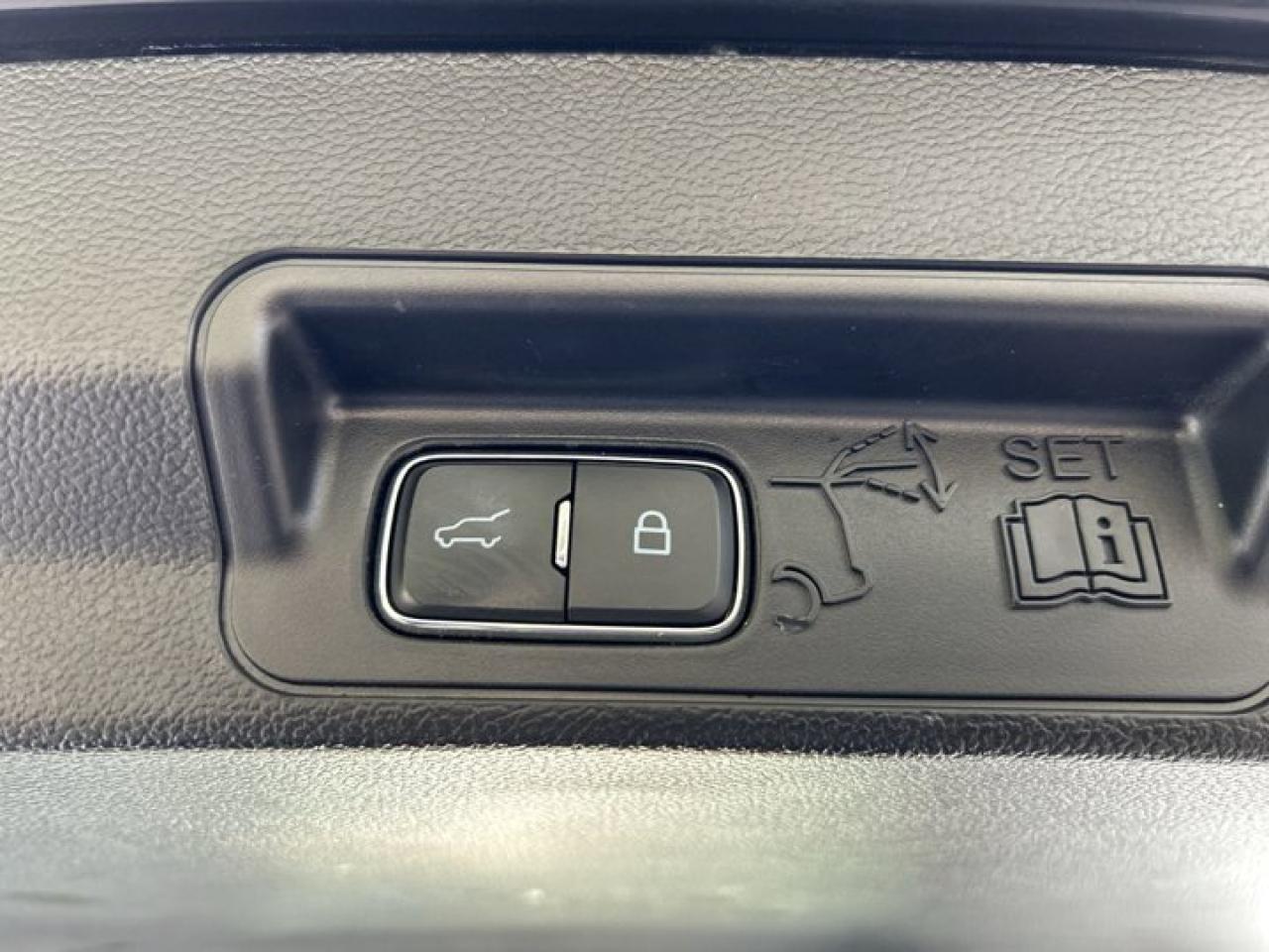 2023 Ford Explorer ST | Remote Start | Leather Seats | Panoramic Roof Photo