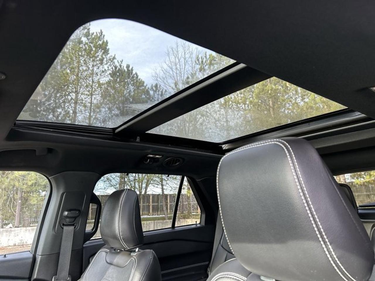 2023 Ford Explorer ST 4WD | Technology Package | Panoramic Roof Photo
