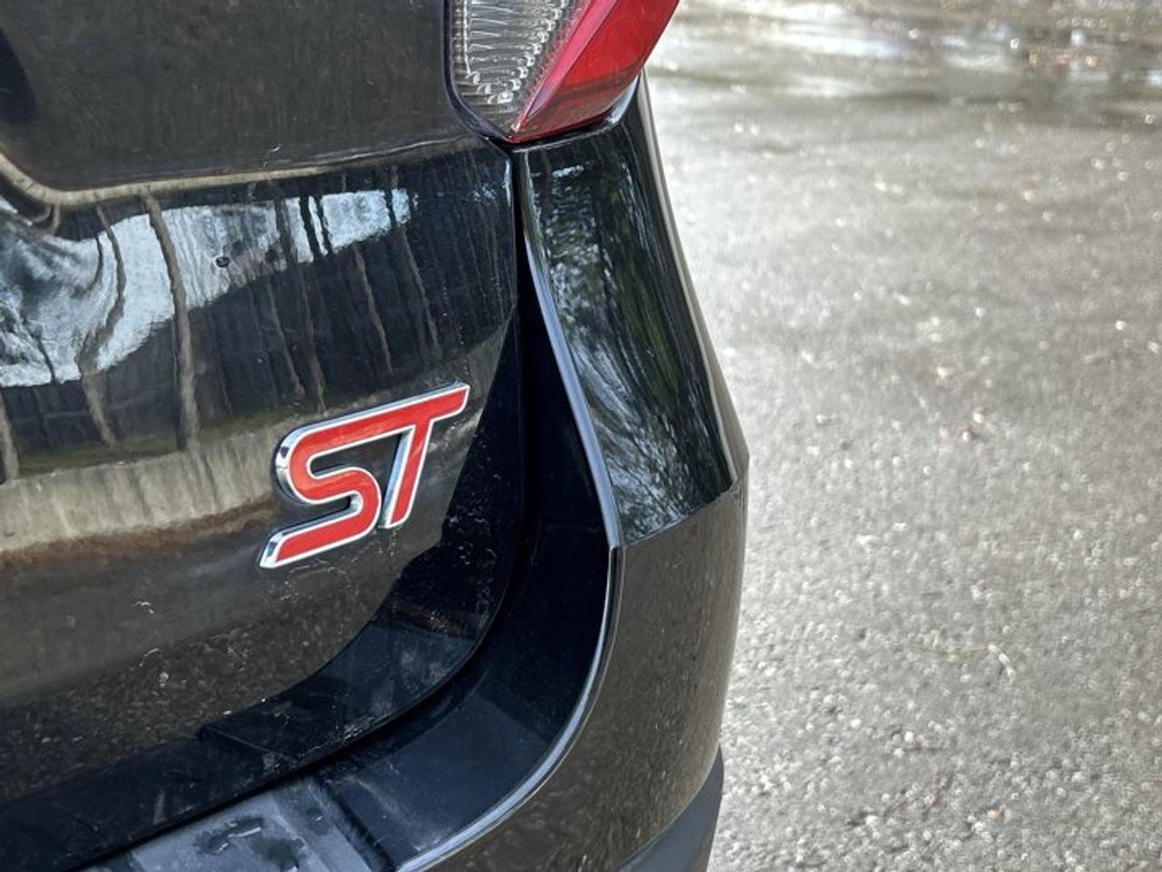 2023 Ford Explorer ST 4WD | Technology Package | Panoramic Roof Photo