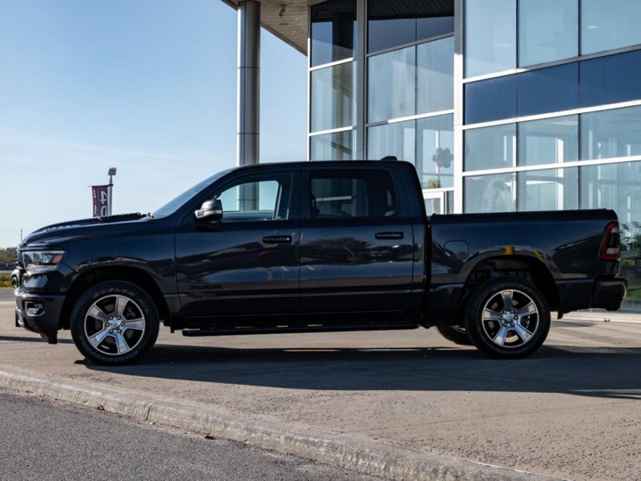 2020 RAM 1500 SPORT Photo4