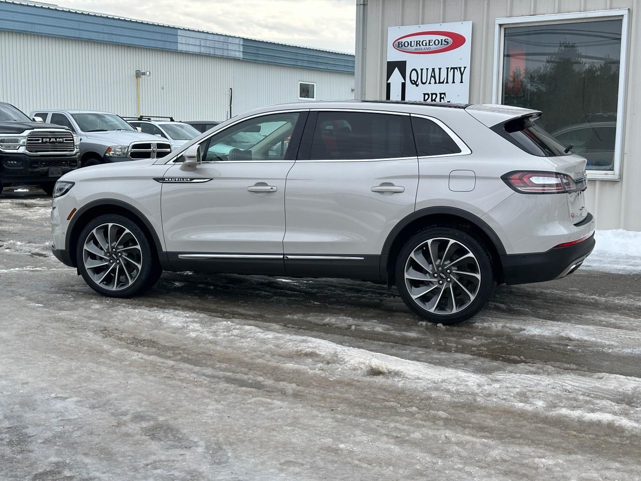 2022 Lincoln Nautilus Reserve AWD Photo