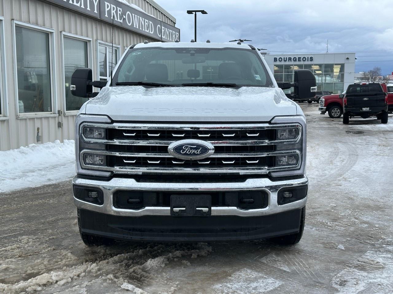 2026 Ford F-350 Super Duty SRW XLT 4WD CREW CAB 8' BOX Photo2