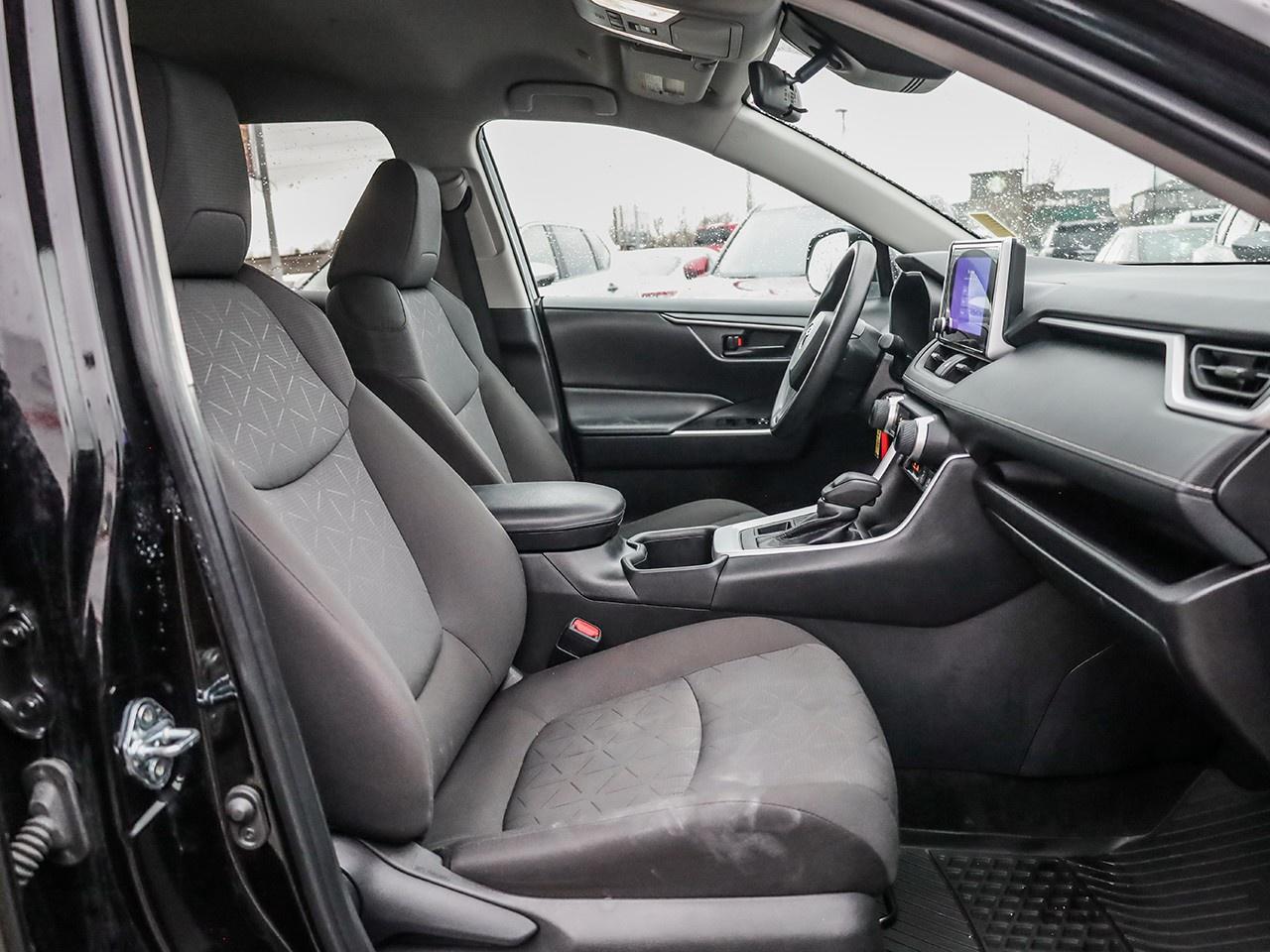 2024 Toyota RAV4 LE Photo