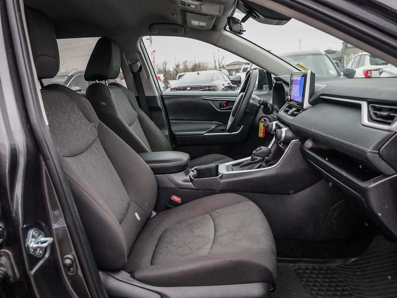 2024 Toyota RAV4 LE Photo