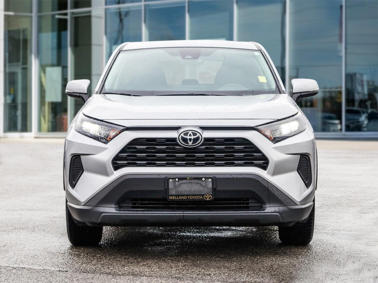 2024 Toyota RAV4 LE Photo3