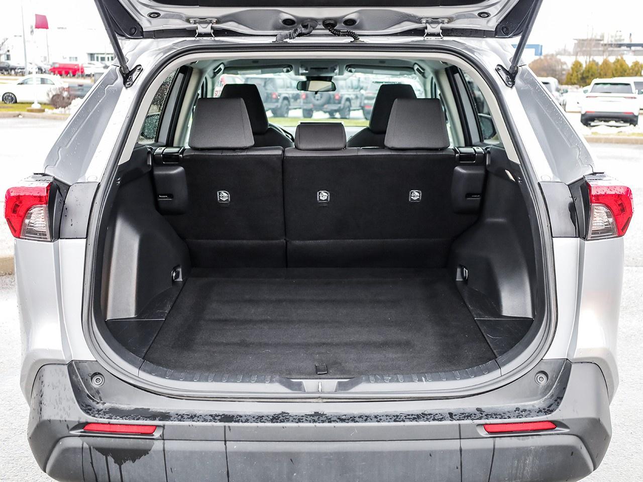 2024 Toyota RAV4 LE Photo