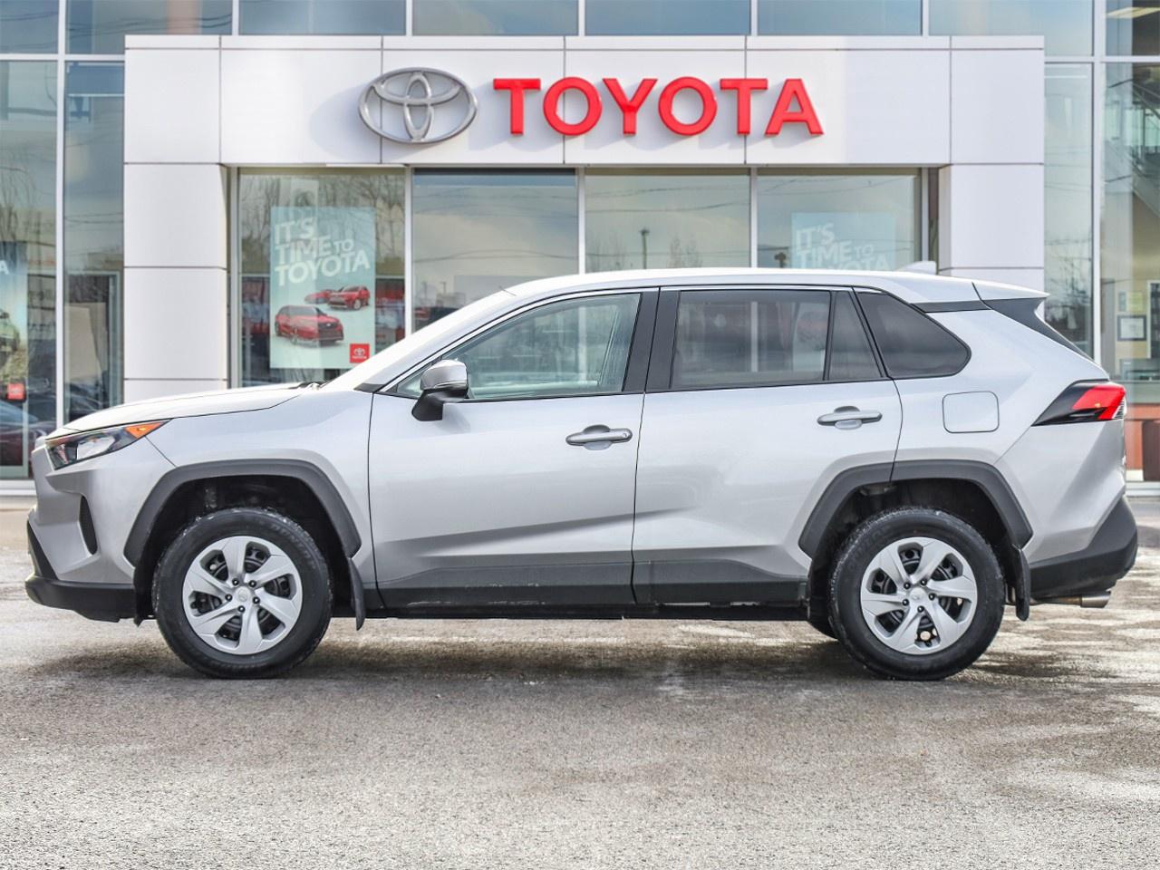 2025 Toyota RAV4 LE Photo