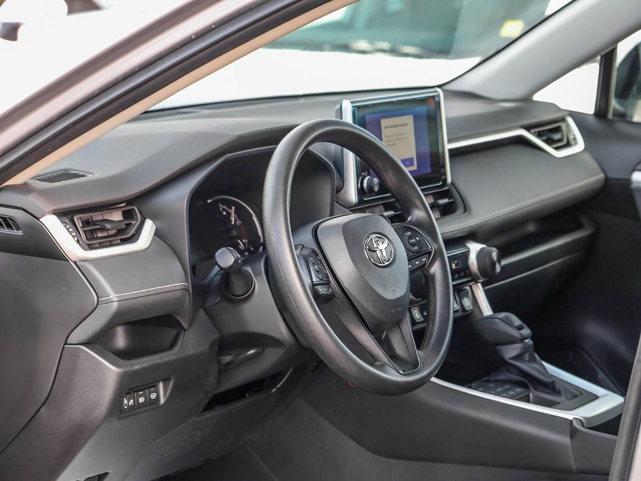 2025 Toyota RAV4 LE Photo