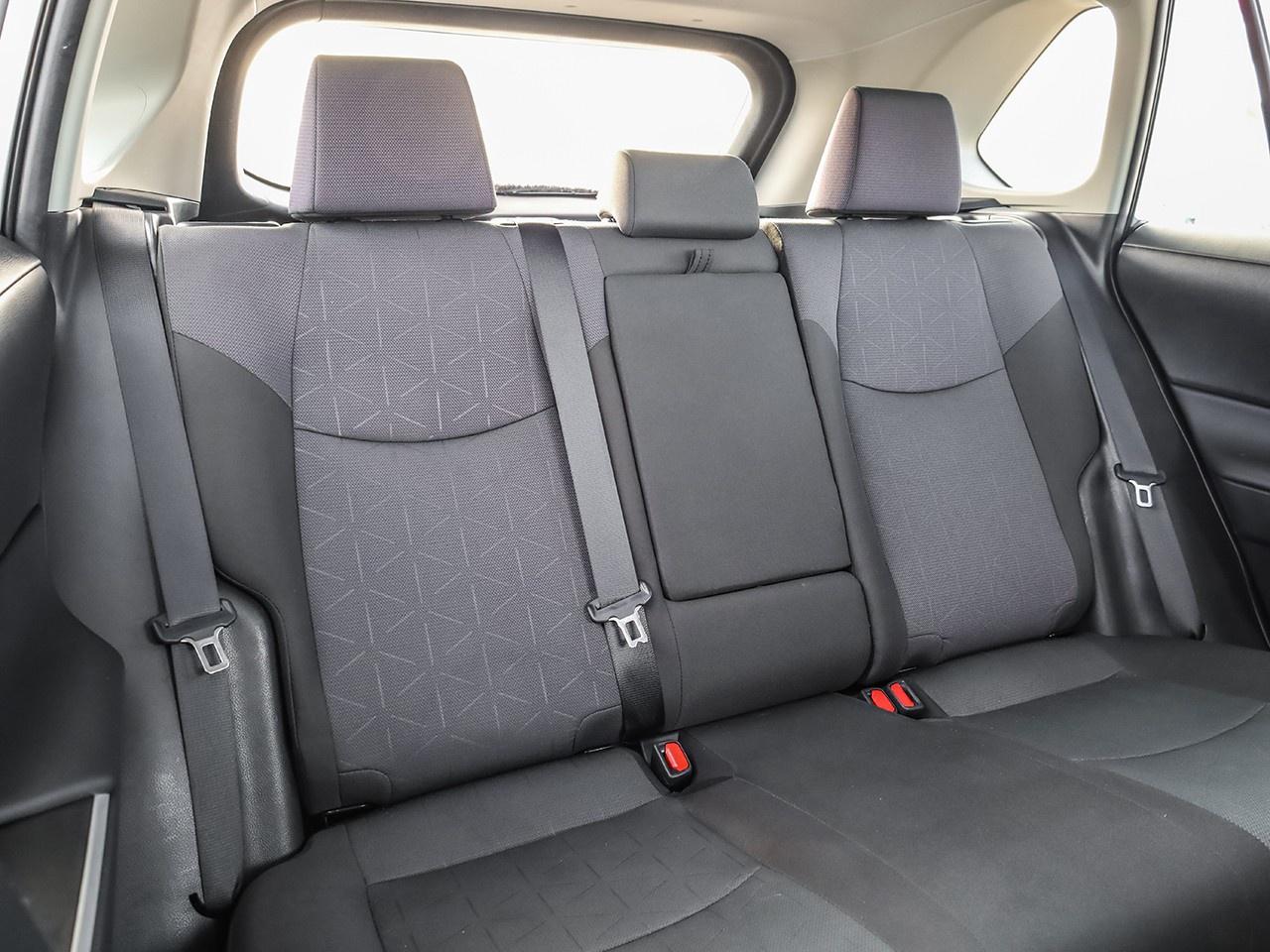 2025 Toyota RAV4 LE Photo