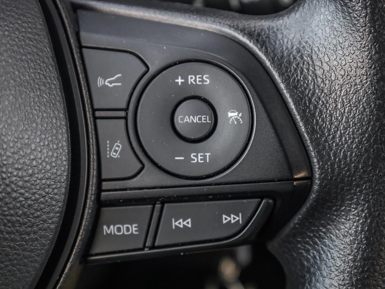 2025 Toyota RAV4 LE Photo