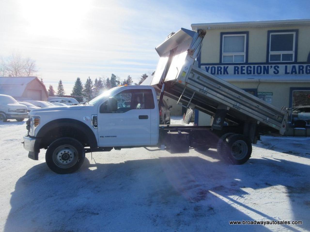 2019 Ford F-550 WORK READY XL-MODEL 3 PASSENGER 6.7L - POWER STROKE DIESEL.. 4X4.. REGULAR-CAB.. HYDRAULIC-DUMP-BOX.. TRAILER BRAKE.. Photo2