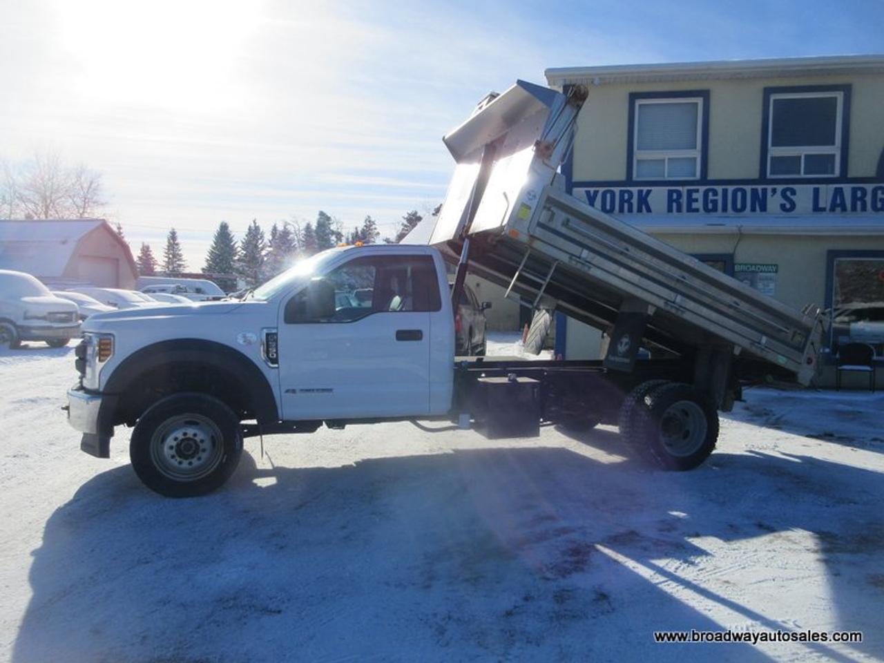 2019 Ford F-550 WORK READY XL-MODEL 3 PASSENGER 6.7L - POWER STROKE DIESEL.. 4X4.. REGULAR-CAB.. HYDRAULIC-DUMP-BOX.. TRAILER BRAKE.. Photo