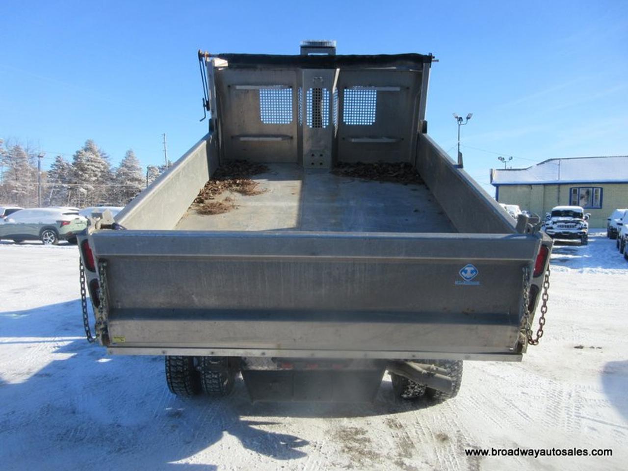 2019 Ford F-550 WORK READY XL-MODEL 3 PASSENGER 6.7L - POWER STROKE DIESEL.. 4X4.. REGULAR-CAB.. HYDRAULIC-DUMP-BOX.. TRAILER BRAKE.. Photo