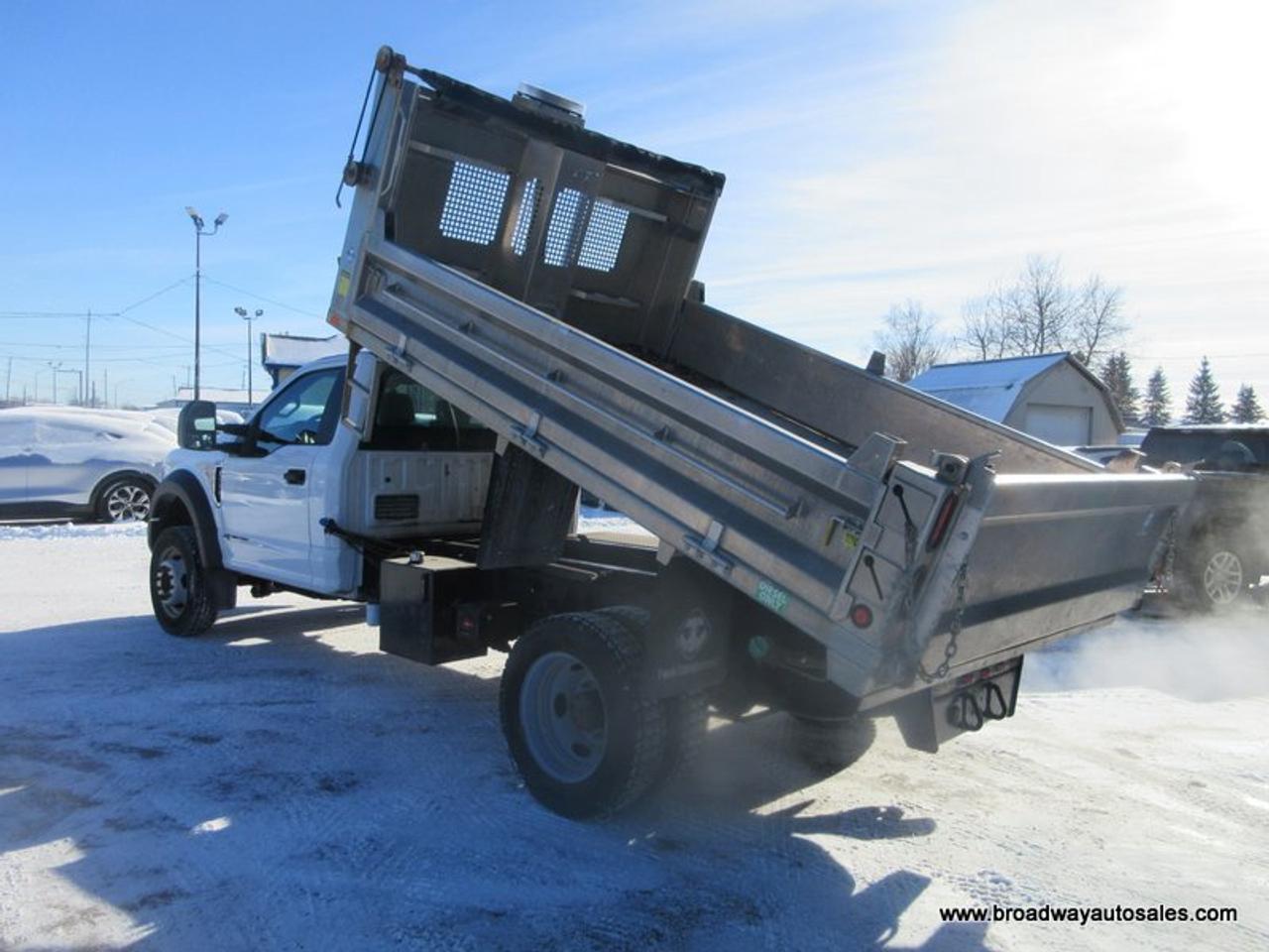 2019 Ford F-550 WORK READY XL-MODEL 3 PASSENGER 6.7L - POWER STROKE DIESEL.. 4X4.. REGULAR-CAB.. HYDRAULIC-DUMP-BOX.. TRAILER BRAKE.. Photo