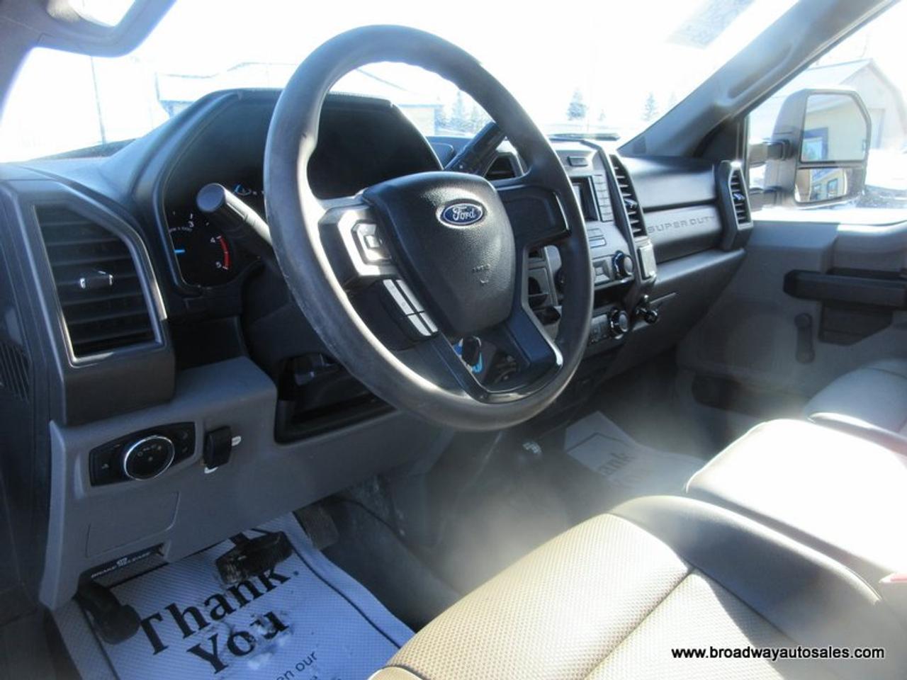 2019 Ford F-550 WORK READY XL-MODEL 3 PASSENGER 6.7L - POWER STROKE DIESEL.. 4X4.. REGULAR-CAB.. HYDRAULIC-DUMP-BOX.. TRAILER BRAKE.. Photo