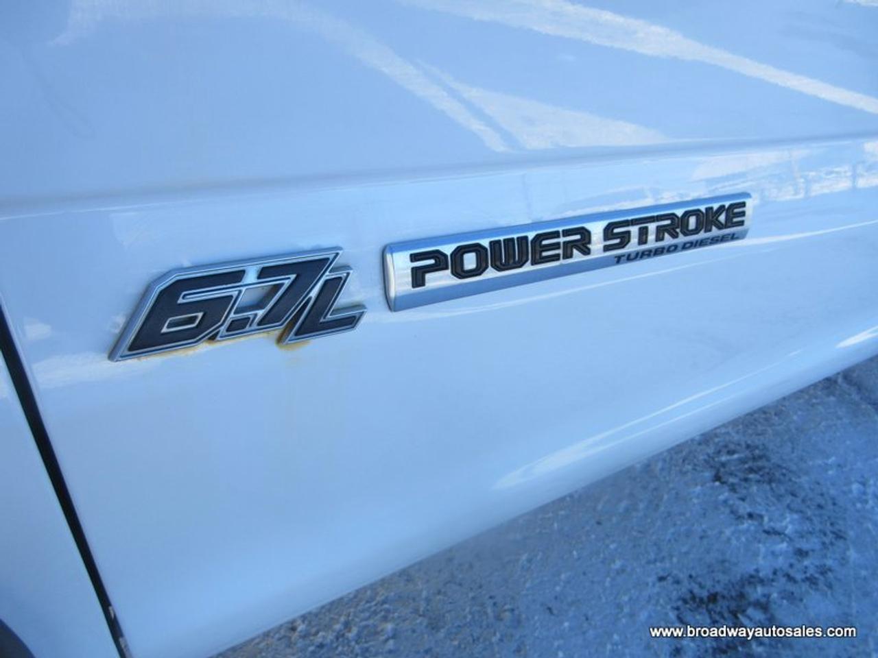 2019 Ford F-550 WORK READY XL-MODEL 3 PASSENGER 6.7L - POWER STROKE DIESEL.. 4X4.. REGULAR-CAB.. HYDRAULIC-DUMP-BOX.. TRAILER BRAKE.. Photo